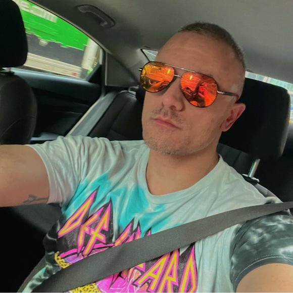 Meet your Posher, Sloba - Picture 2 of 2